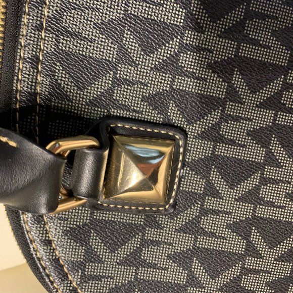 Hand bag, shoulder bag, Black and Grey.17 IN X 11.5 IN, Faux Leather.Wendy Keen. - Picture 4 of 16